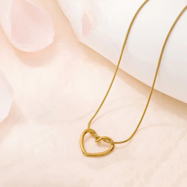 Gold-Plated Anti-Tarnish Eternal Heart Necklace Pendant | Stainless Steel, Waterproof & Hypoallergenic