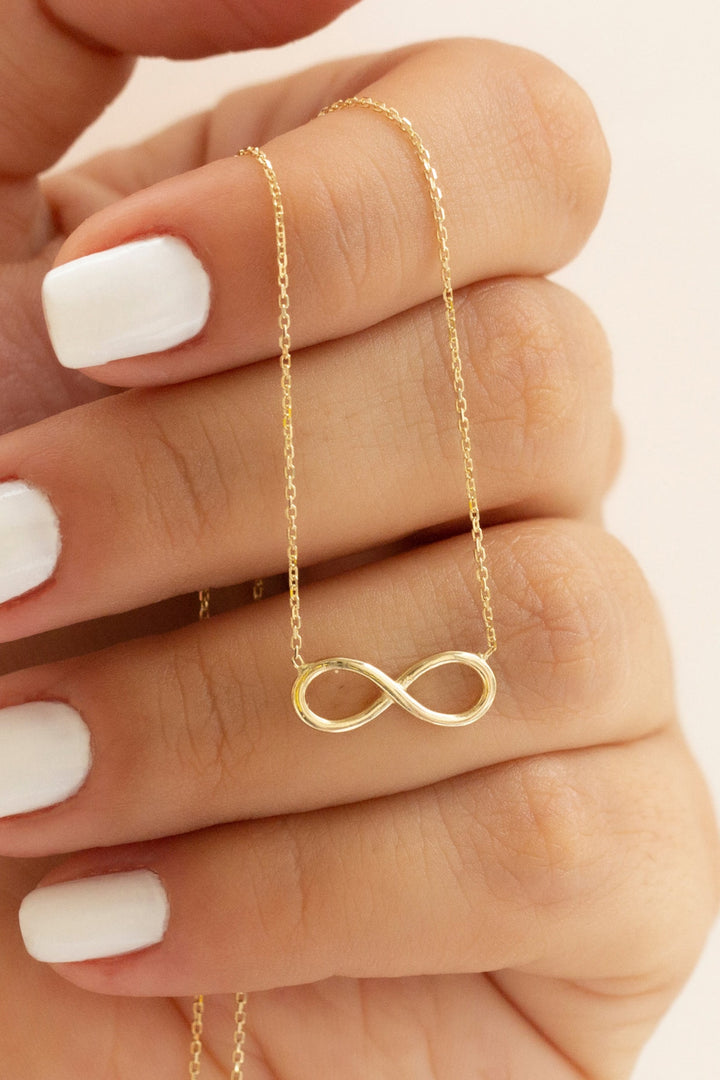 Minimal Infinity Pendant Necklace | 18K Gold-Plated