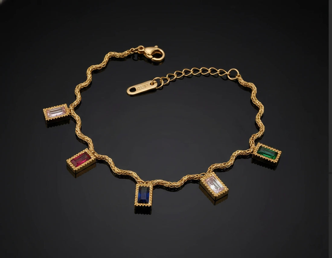 The royal wavy gold bracelet