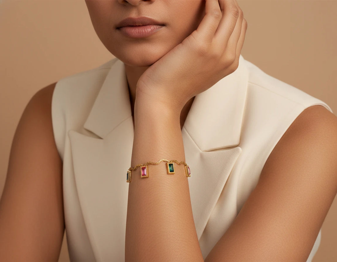The royal wavy gold bracelet