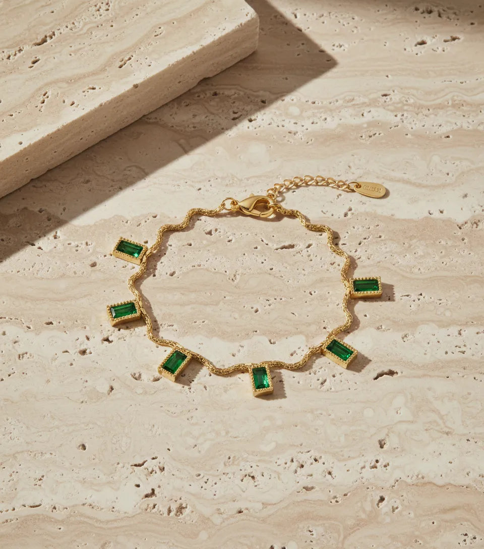 Emerald Elegance Wavy Gold Bracelet