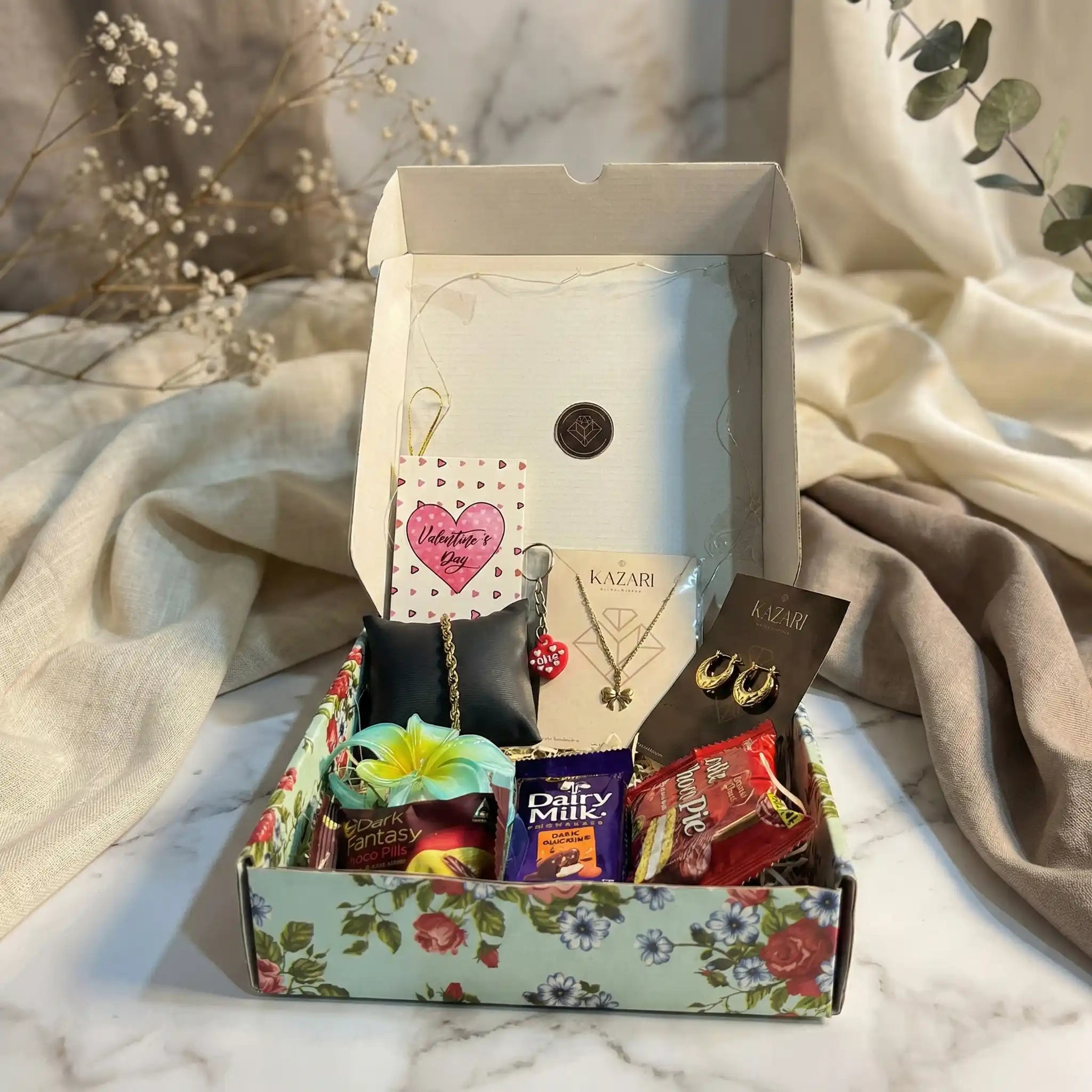 lavish gift hamper